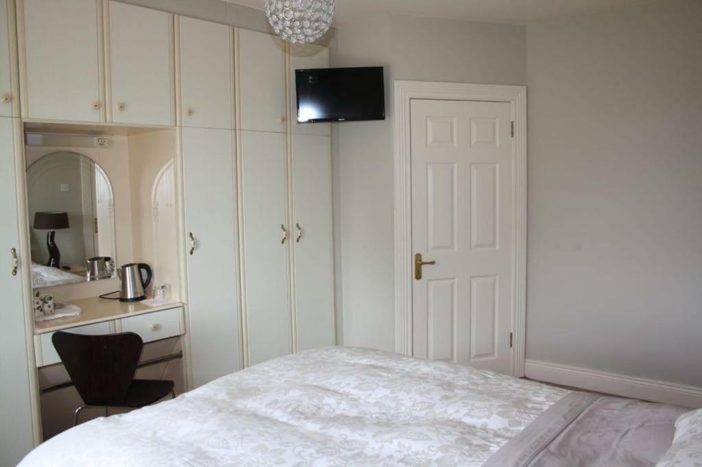 Dalton House Hotel Abbeyfeale Bagian luar foto
